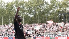 Akor Adams frustra al Rayo