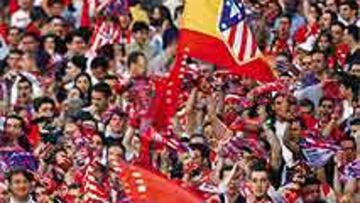 <b>SIEMPRE FIEL.</B> La afición del Atlético nunca traiciona a su equipo.