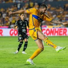 Tigres se lleva el duelo de fieras ante León