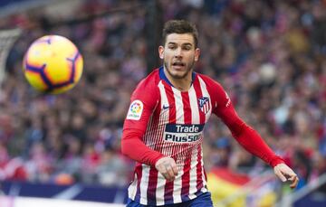 Debutó en Copa contra L'Hospitalet (3 de diciembre) como central con 18 años. El defensa, que fue convocado en varios partidos de la 13-14 pero sin jugar, brilló luego en octavos contra el Madrid como lateral izquierdo. Se fue del Atlético tras 110 partidos, una Europa League y una Supercopa de Europa al Bayern (por 80 millones). Tiene un Mundial en su palmarés.