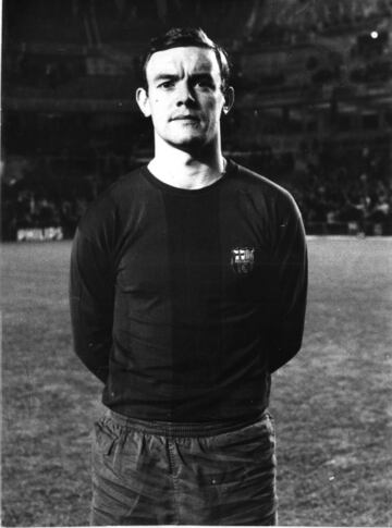 Jugó con el Valladolid la temporada 59/60 y 60/61. En 1961 ficha por el Barcelona donde jugará hasta 1970 donde se convirtió en uno de los máximos goleadores en la historia del Fútbol Club Barcelona.