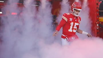 KANSAS CITY, MISSOURI - DECEMBER 21: Patrick Mahomes #15 of the Kansas City Chiefs runs onto the field prior to a game against the Houston Texans at GEHA Field at Arrowhead Stadium on December 21, 2024 in Kansas City, Missouri. David Eulitt/Getty Images/AFP (Photo by David Eulitt / GETTY IMAGES NORTH AMERICA / Getty Images via AFP)