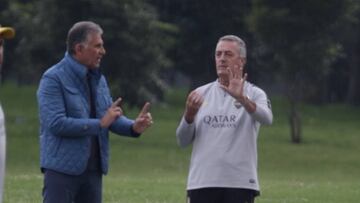 Queiroz hablando con Alfaro