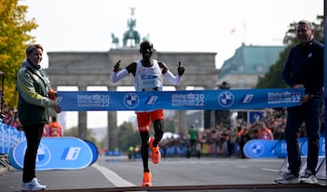 El récord de Kipchoge en imágenes