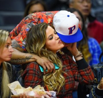 Khloe Kardashian, ya exmujer de un Lamar Odom con el que algunos dicen que ha vuelto, acudió en Los Angeles al partido de los Clippers, uno de los exequipos del ala-pívot.