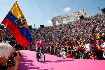 Richard Carapaz ya es un Grande del ciclismo. El ecuatoriano ha ganado la primera Gran Vuelta de su carrera deportiva tras subir a lo más alto del podio en el Giro de Italia 2019.
