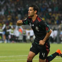 Márquez silencia las vuvuzelas en el partido inaugural