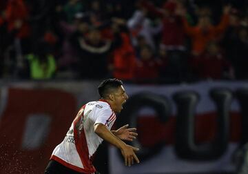 Enzo Pérez celebra su segundo gol.