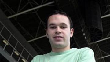 <B>NUEVO DORSAL. </B>Iniesta lucirá la próxima temporada el 8 a la espalda.