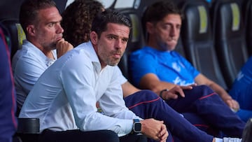 Fernando Gago head coach of Guadalajara during the 5th round match between Tigres UANL and Guadalajara as part of the Liga BBVA MX, Torneo Apertura 2024 at Universitario Stadium on August 24, 2024 in Monterrey, Nuevo Leon, Mexico.