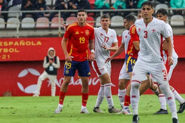 Roberto Fernández debuta con gol en la sub 21