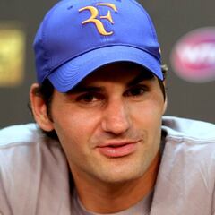 Roger Federer recupera su logo RF tras romper con Nike