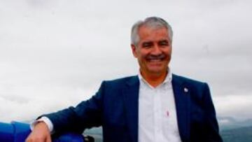 <b>TENSA ESPERA. </b>A pesar de la sonrisa, en el Racing empieza a preocupar la 'Operación Salida'.