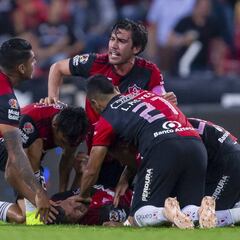 El VAR debuta con dos penaltis y un triunfo dramático del Atlas