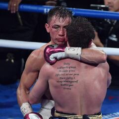 La afición en redes catalogó de "robo" el triunfo del Canelo