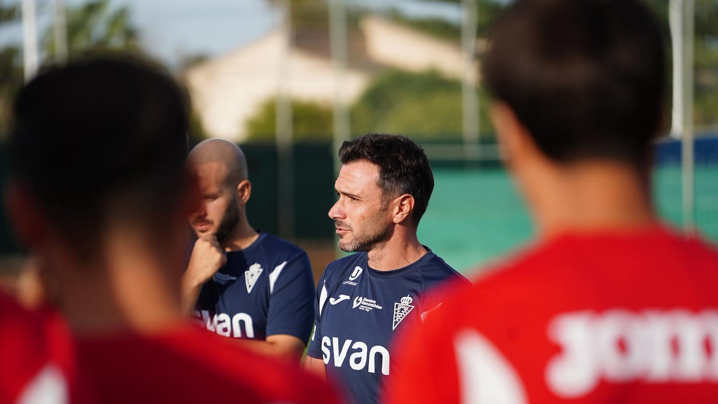 Goiria está deixando a gestão esportiva. Colunga, no banco Goiria está deixando a gestão esportiva. Colunga, no banco