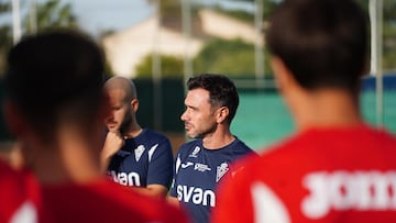 Colunga dirigió el entrenamiento de este martes tras el cese de Etxeberria.