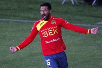 El 'Tanque' defendió a Unión Española durante el 2015 y destacó por su portentoso físico, que le permitió celebrar 15 goles. 