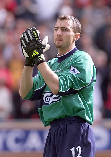 El portero polaco es una leyenda 'Red' al detener 2 penaltis en la tanda en la final contra el Milan, uno a Pirlo y otro a Shevchenko. Tras perder la titularidad en detrimento de Pepe Reina el polaco aguantó dos temporadas como suplente del cancerbero español. 