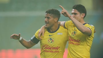 Jonathan Dos Santos e Israel Reyes of America during the match between America and Guadalajara as part of friendly match -El Clasico de Mexico-, at NRG Stadium on October 13, 2024 in Houston, Texas, United States.