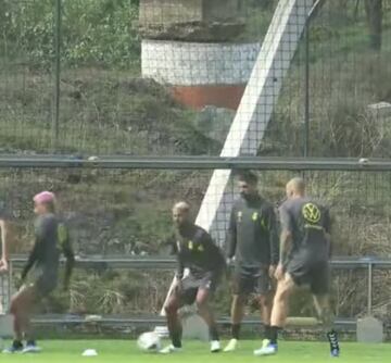 De izquierda a derecha, Araujo, Viera, Suárez y Sandro hace unos minutos en el entrenamiento de Las Palmas. 