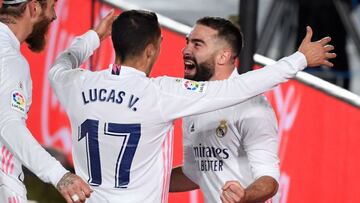 Lucas celebra con Carvajal el 2-0 al Atlético en el derbi.