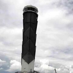 Torre de control de Santa Lucía: por qué se podría estar inclinando y qué le pasa