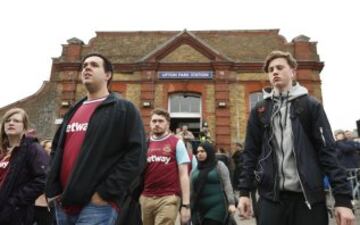 West Ham United play their last game at the Boleyn Ground