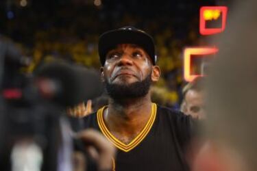 LeBron James llora de emoción al conseguir la victoria en el séptimo partido de las pasadas finales.