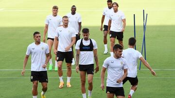 Los jugadores del Almería, en un entrenamiento.