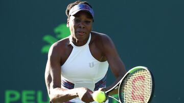 Wozniacki exits but Venus, Konta cruise through in Miami