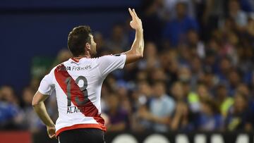 Lucas Alario celebra el tanto de la victoria de River Plate ante Emelec.