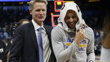 Steve Kerr y Stephen Curry.