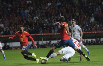 1-0. Rodrigo Moreno marcó el primer gol.