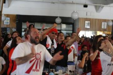 DEPORTES
LOS HINCHAS DE RIVER VIENDO EL PÁRTIDO EN BAR DEL ESTADIO.
FOTO ORTIZ GUSTAVO 16-12-15