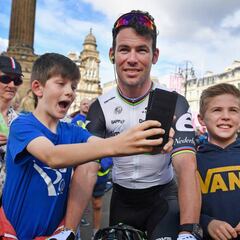 Cavendish discute con el público por usar un 'palo-selfie'
