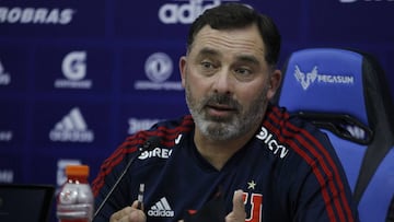 Santiago, 13 de marzo 2020
El entrenador de Universidad de Chile, Hernan Caputto, es fotografiado durante la conferencia de prensa en el CDA.
Dragomir Yankovic/Photosport