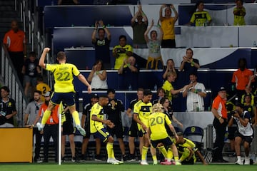 Tras el gol en el descuento de su delantero estrella, Hany Mukhtar, la plantilla del Nashville celebro la victoria por 1-0 con el gesto 'gamer' característico de Jota.