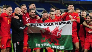 En noviembre de 2019, tras lograr que Gales se clasifique para disputar la Eurocopa de 2020, la selección galesa celebra el pase con una bandera que lleva el lema ‘Wales. Golf. Madrid’, en alusión a unas declaraciones de Mijatovic en las que afirmaba que las preferencias del de Cardiff eran esas. Ese gesto no gustó ni a parte de la afición, ni a la directiva ni a algunos de sus compañeros…