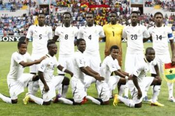 Curiosa posición del once del equipo ghanés antes del partido de la fase de grupos entre Ghana y los EE.UU. en la Copa Mundial Sub-20 en Turquía en el estadio Kadir Has de Kayseri.