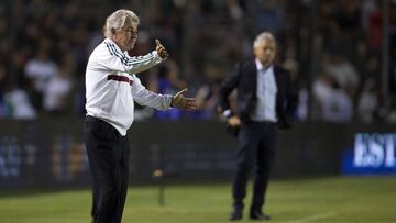 Tuca Ferretti dirige un partido del Tri de forma interina.