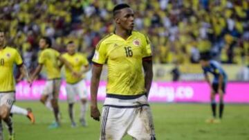 El hombre de moda que llegó a imprimir alegría a una Selección que dejó de bailar luego de la salida de Pablo Armero.  Mina fue el hombre salvador ante Uruguay. Un gol suyo puso el empate final ante los urugayos, su cabeza estuvo en el momento preciso para evitar la caída local por Eliminatorias en Barranquilla.