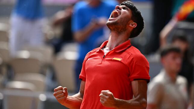 Who will Carlos Alcaraz play next at the 2024 Paris Olympics?