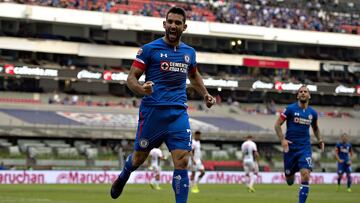 El delantero uruguayo vivió momentos complicados con la Máquina pero actualmente atraviesa su mejor momento en México.