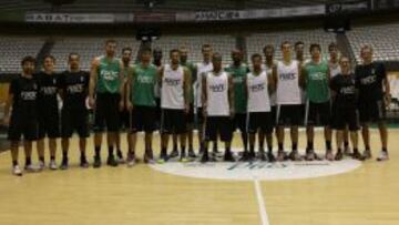 La plantilla del FIATC Joventut 2014-2015 ya se entrena en el Palau Olímpic de Badalona.