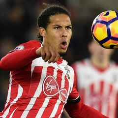 Van Dijk: Crazy fees won't stop - Puyol on Liverpool's new signing