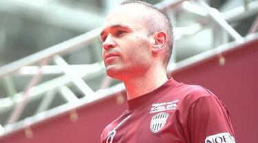 Iniesta would have "no issues" with Neymar joining Real Madrid