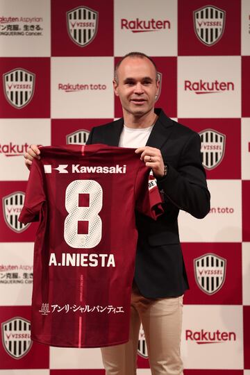 La presentación de Andrés Iniesta con el Vissel Kobe en imágenes