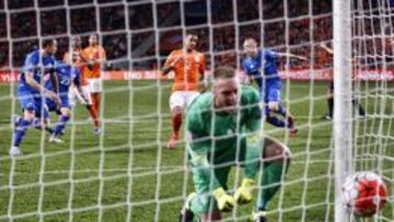 Islandia venci&oacute; a Holanda con gol de penalti de Sigurdsson 