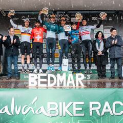 Wout Alleman y Hans Becking se imponen en un ajustadísimo esprint